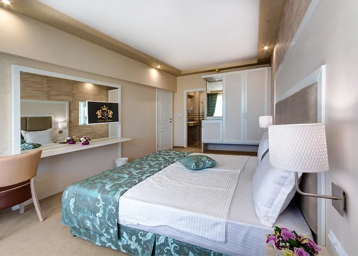 Siena Palace Szálloda 4*